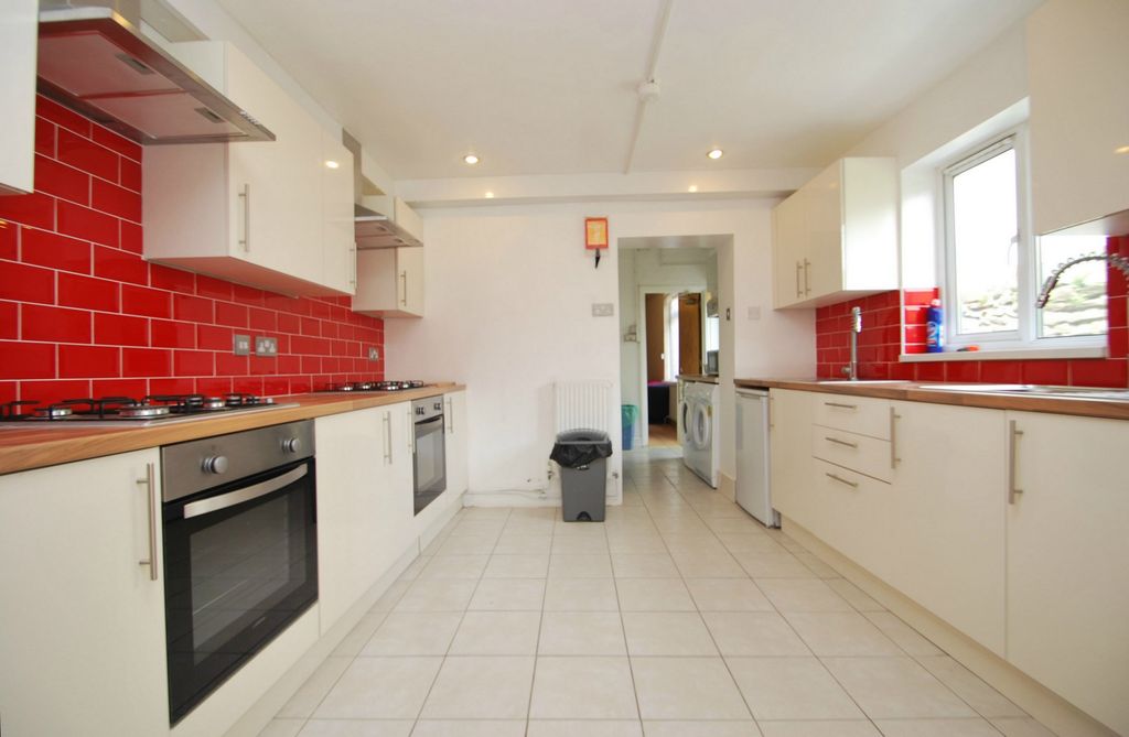 Property photo 2 of 18 Photo 13