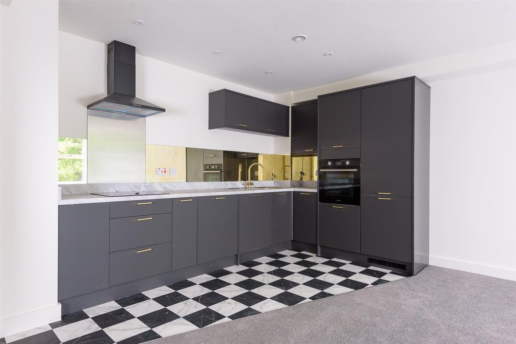 Property photo 2 of 10 Untitled (1 Of 8).Jpg