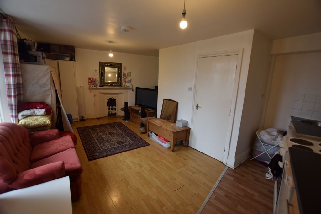 Property photo 2 of 6