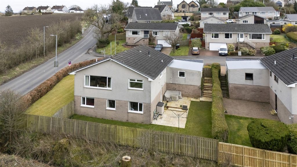 Property photo 2 of 39 2_Gadloch_Ave_Lenzie_002.Jpg