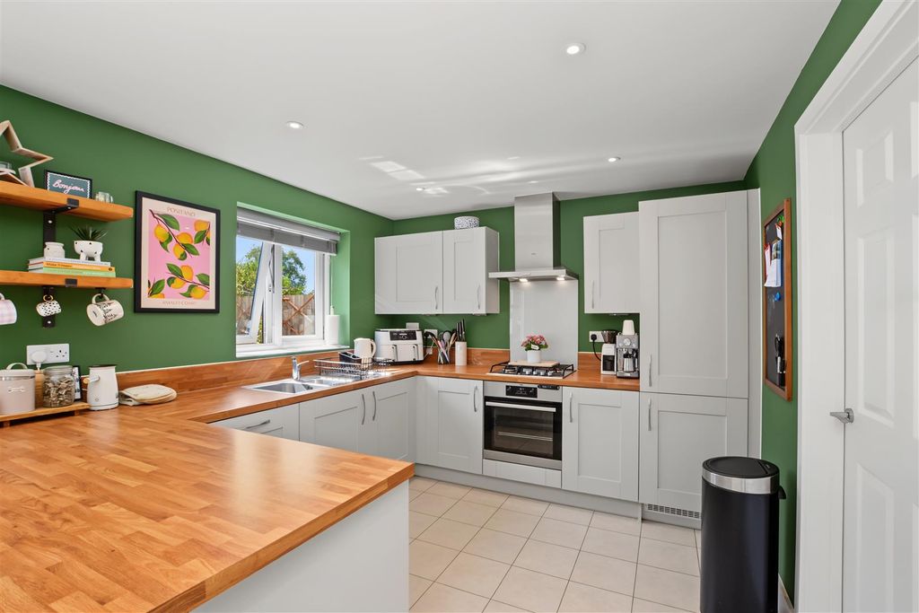 Property photo 2 of 17 Kitchen_2.Jpeg