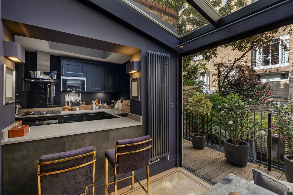 Property photo 3 of 21