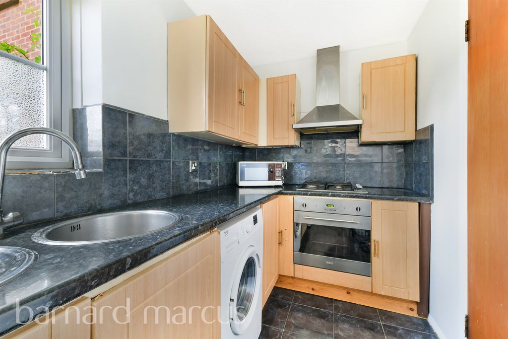 Property photo 2 of 8