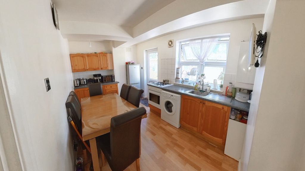 Property photo 2 of 36