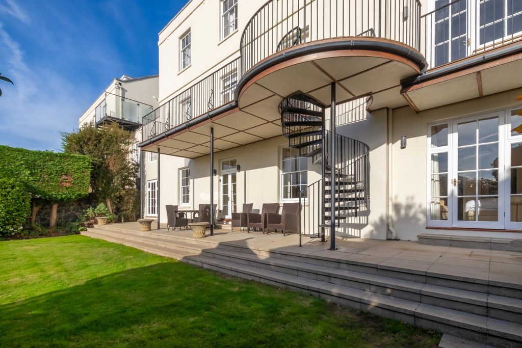 Additional image 52 of 7 bed detached house for saleL'hyvreuse, Cambridge Park, St. Peter Port, Guernsey GY1