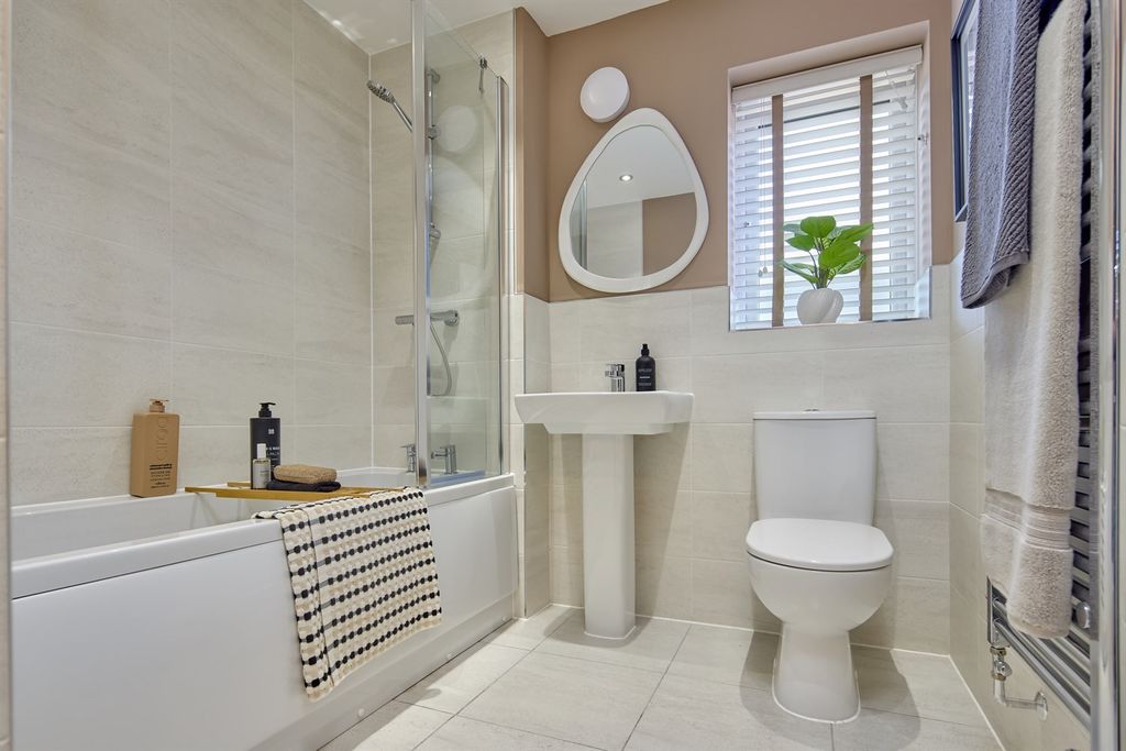 Property photo 2 of 7 Bathroom