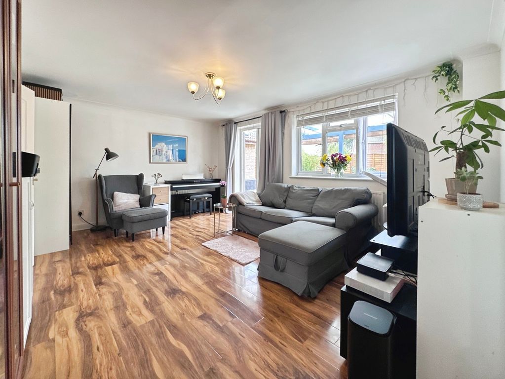Property photo 2 of 17 Pbox-Img.Jpg