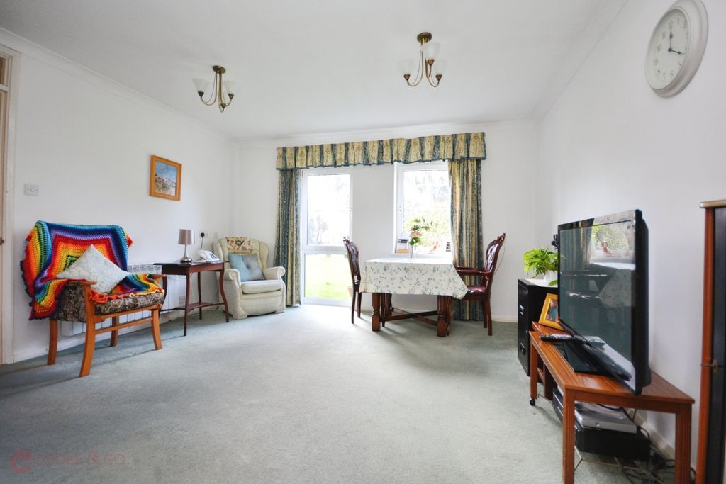 Property photo 2 of 8