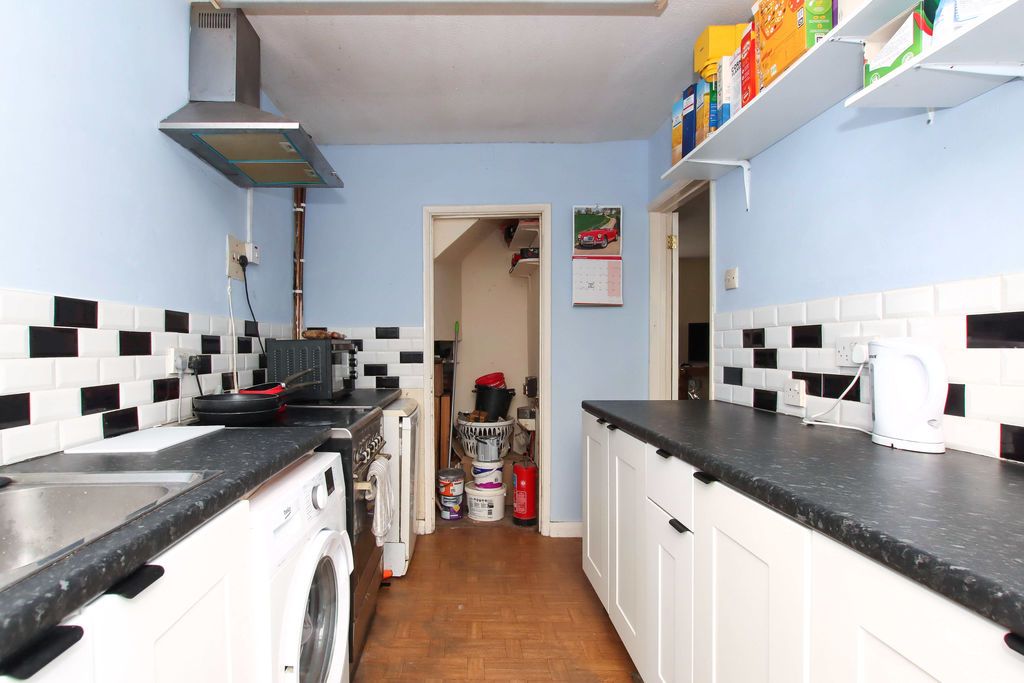Property photo 3 of 10 Photo 6