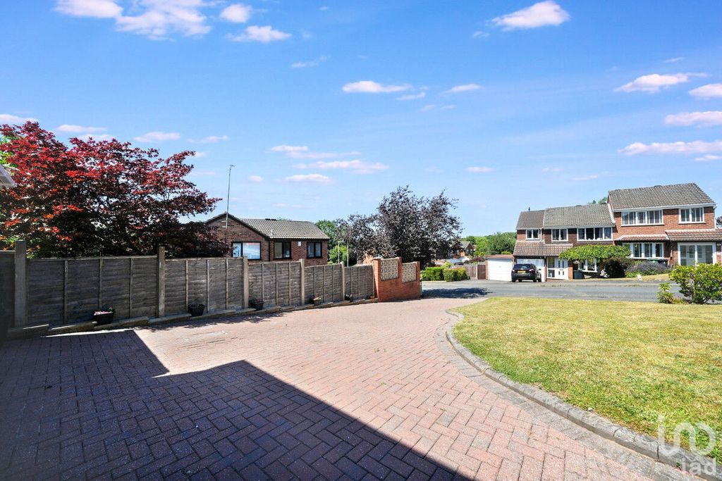 Property photo 2 of 35