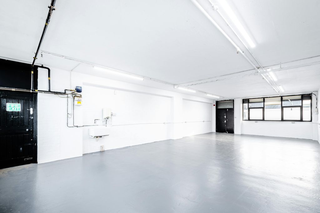 Property photo 3 of 9 Regent Studios 33B  Low Res 7.Jpg