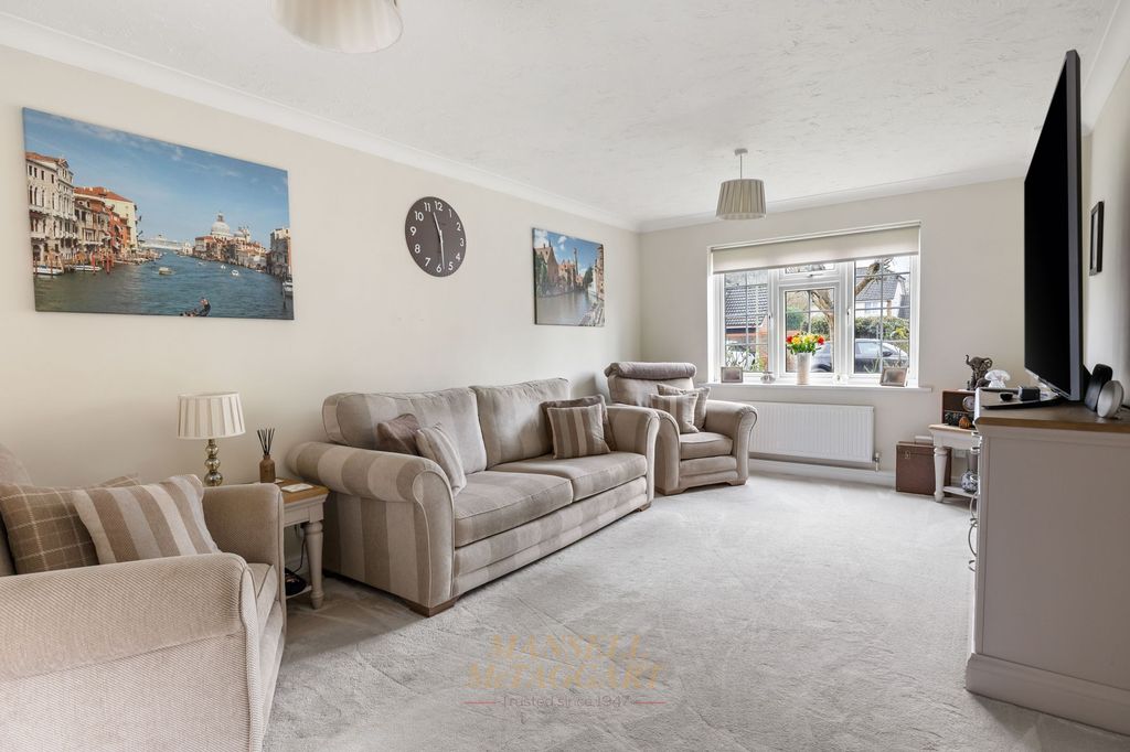 Property photo 2 of 39