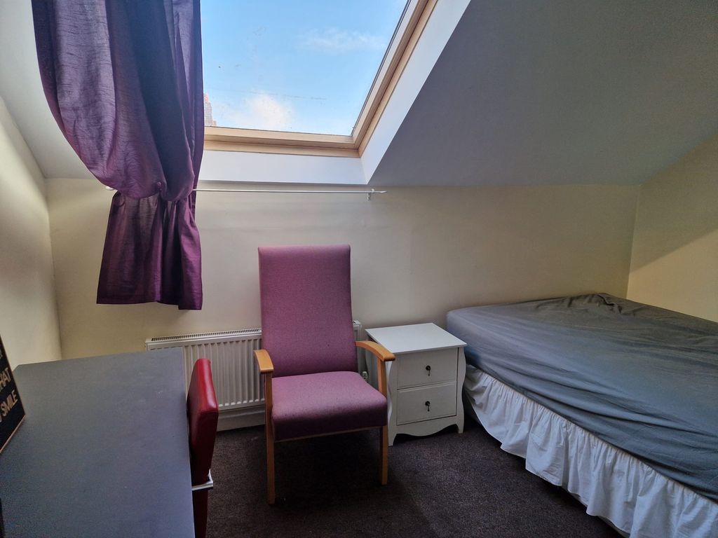 Property photo 1 of 4