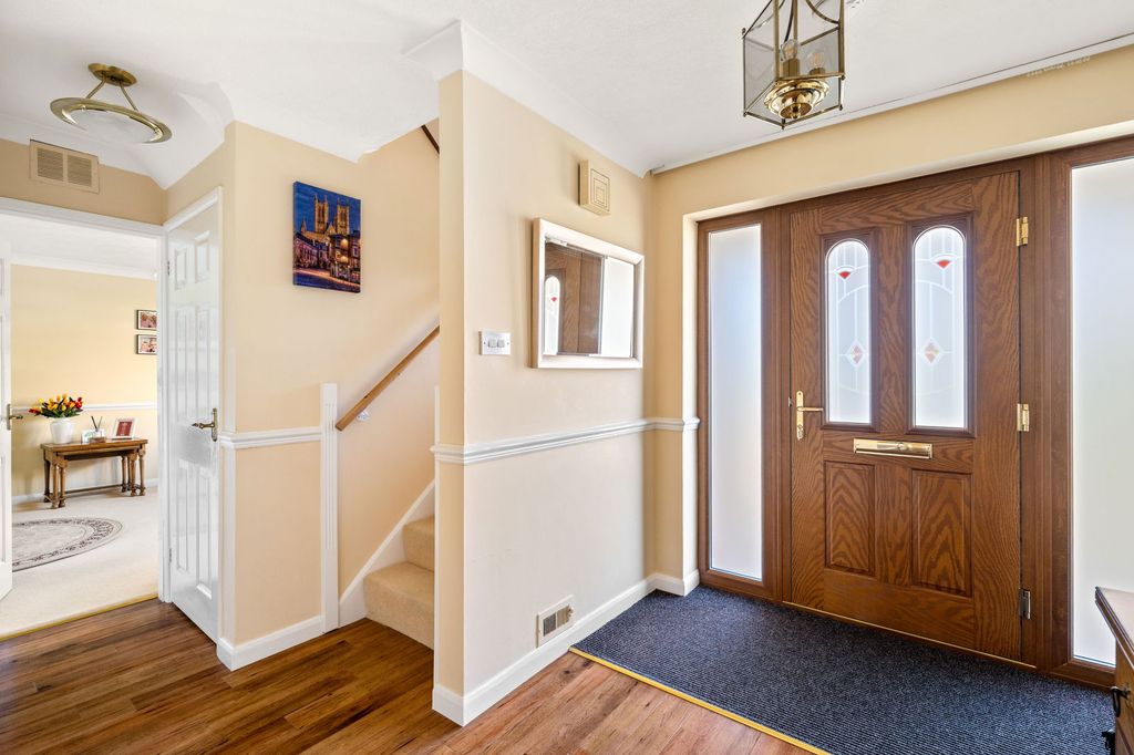 Property photo 3 of 38