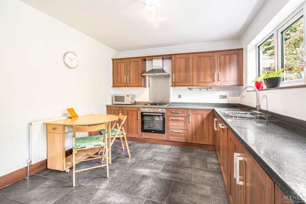 Property photo 3 of 27 3888885