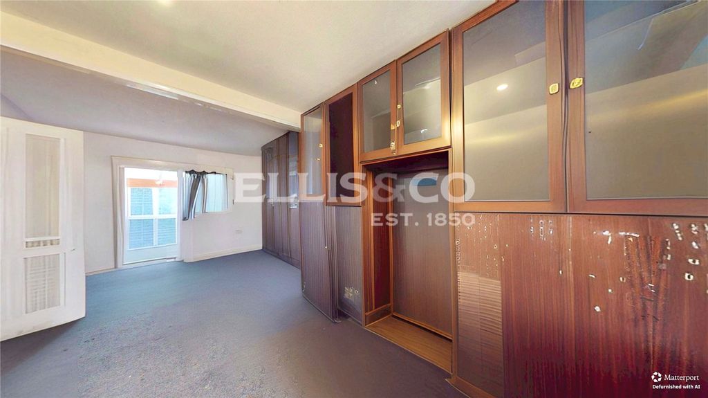 Property photo 3 of 25 Picture No. 23