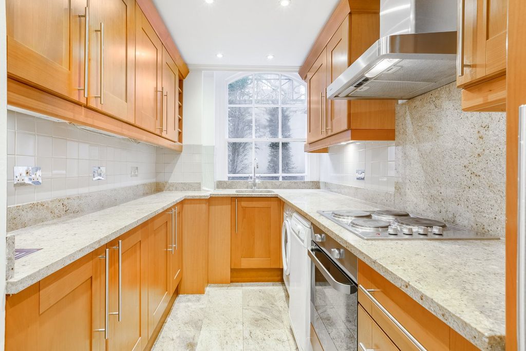 Property photo 2 of 9 Picture No. 18