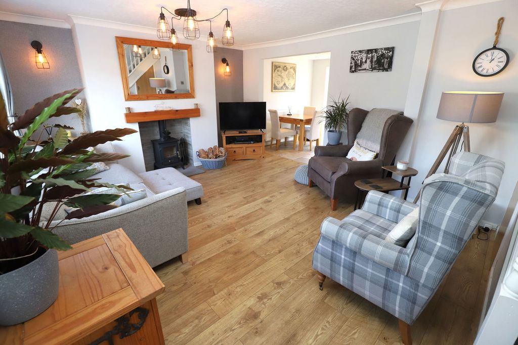 Property photo 2 of 38