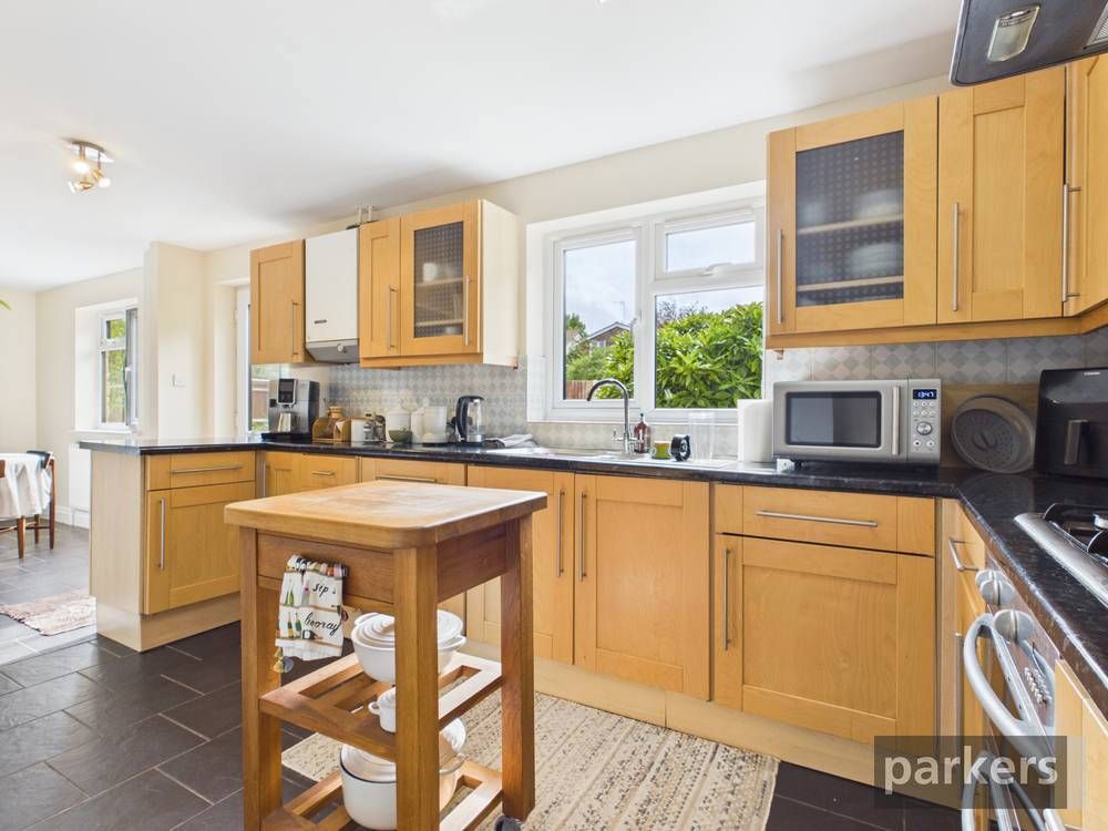 Property photo 3 of 29 Kitchen