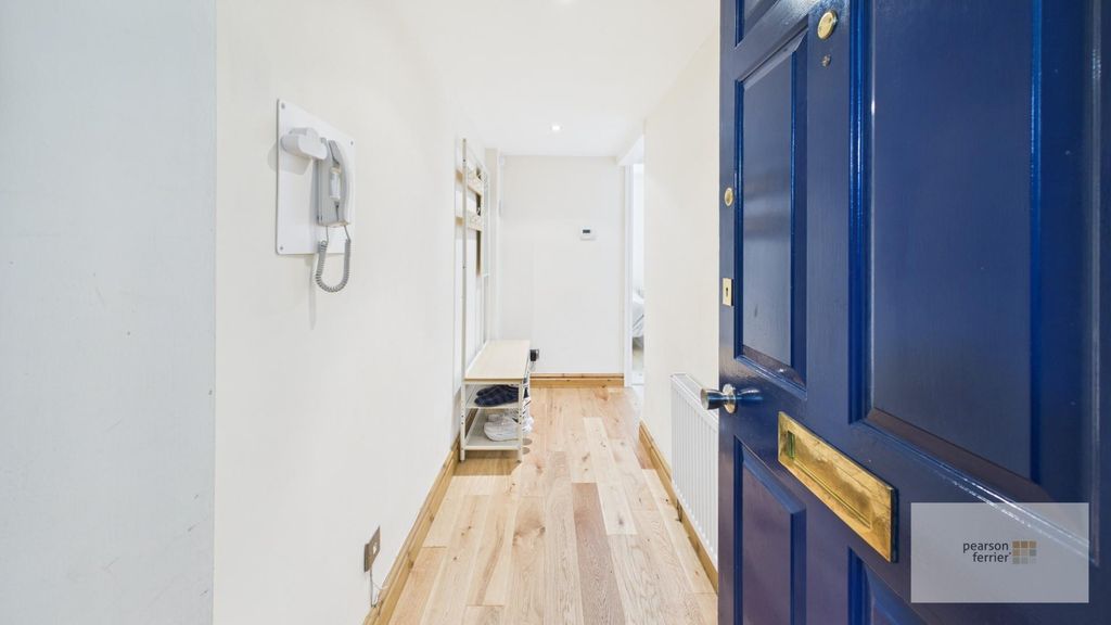 Property photo 2 of 14 Entrance