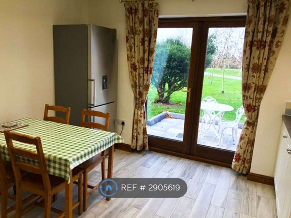 Property photo 2 of 8 Dining Table With Garden View