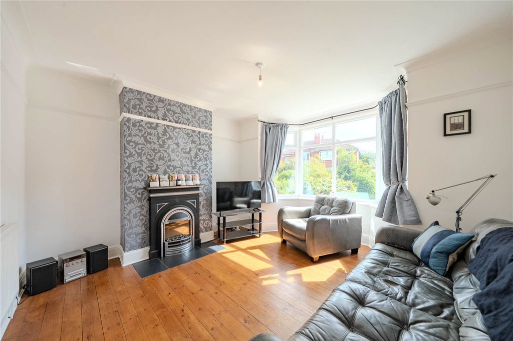 Property photo 2 of 15 Picture No. 11