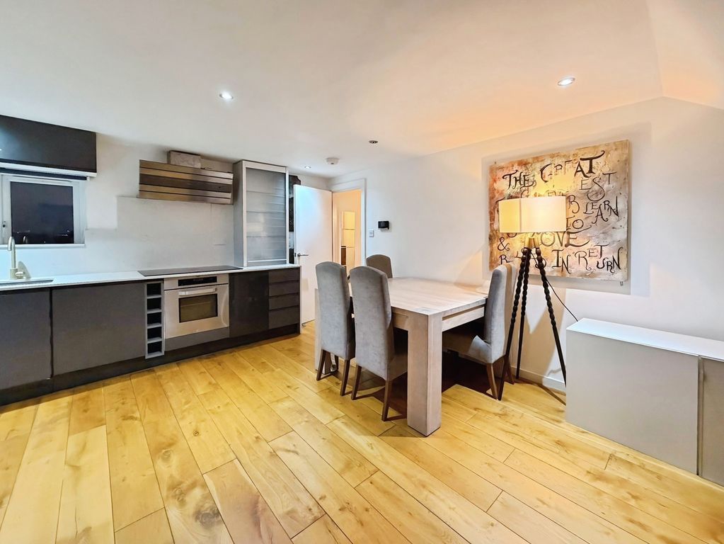 Property photo 3 of 9 Reception/Kitchen