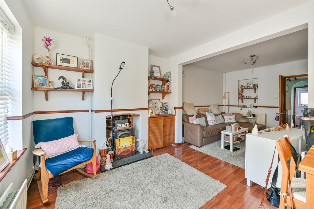 Property photo 3 of 9