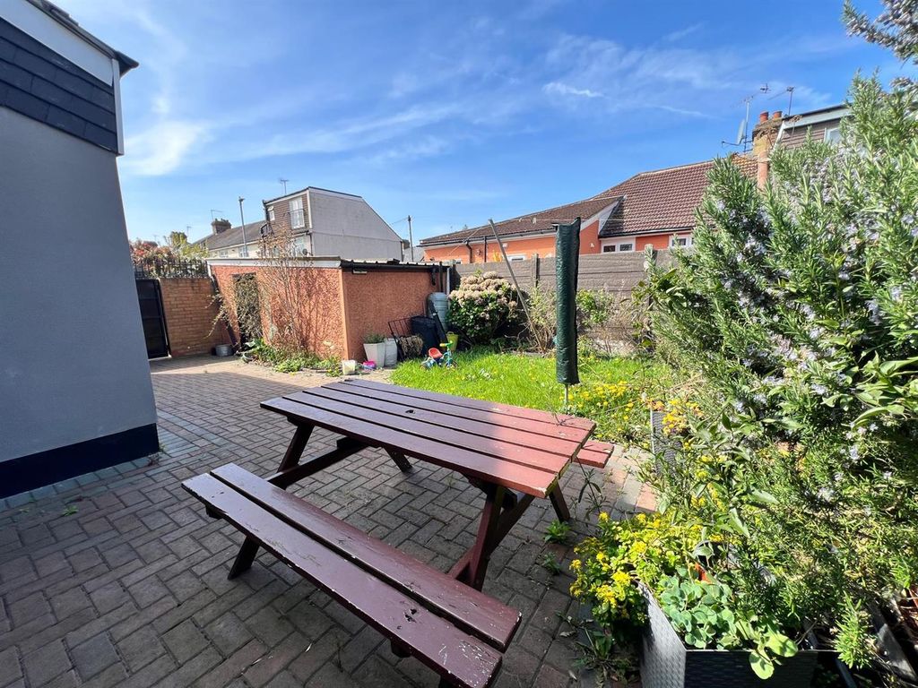 Property photo 2 of 15 02.Jpg