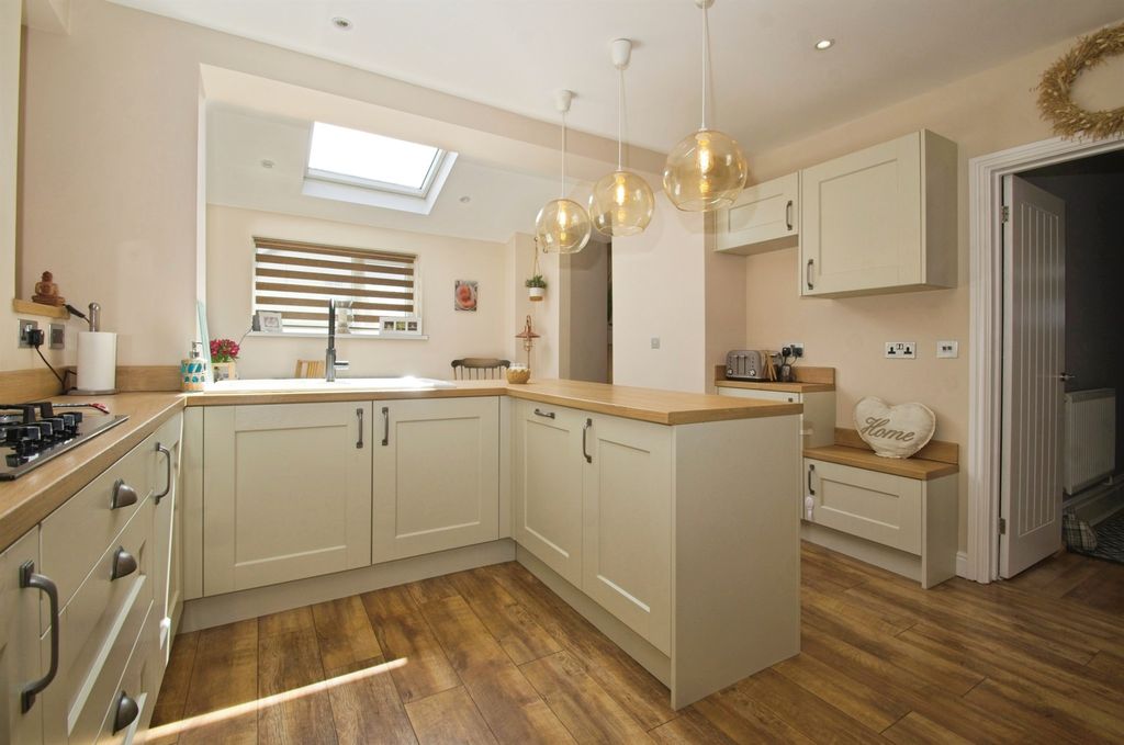 Property photo 2 of 22