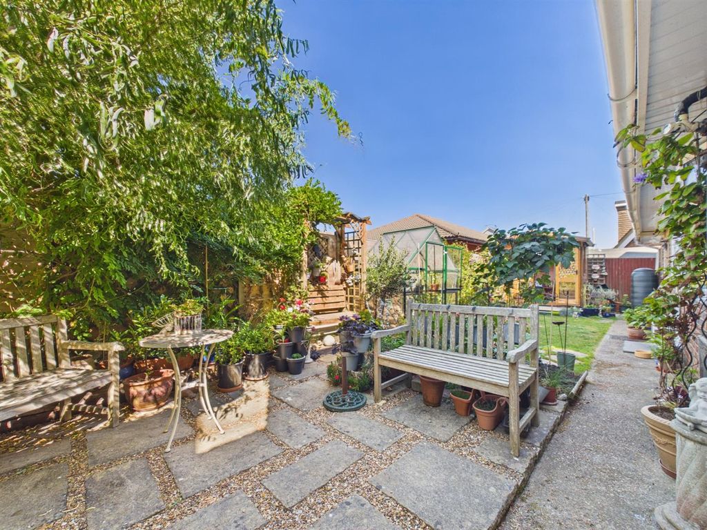 Property photo 3 of 31