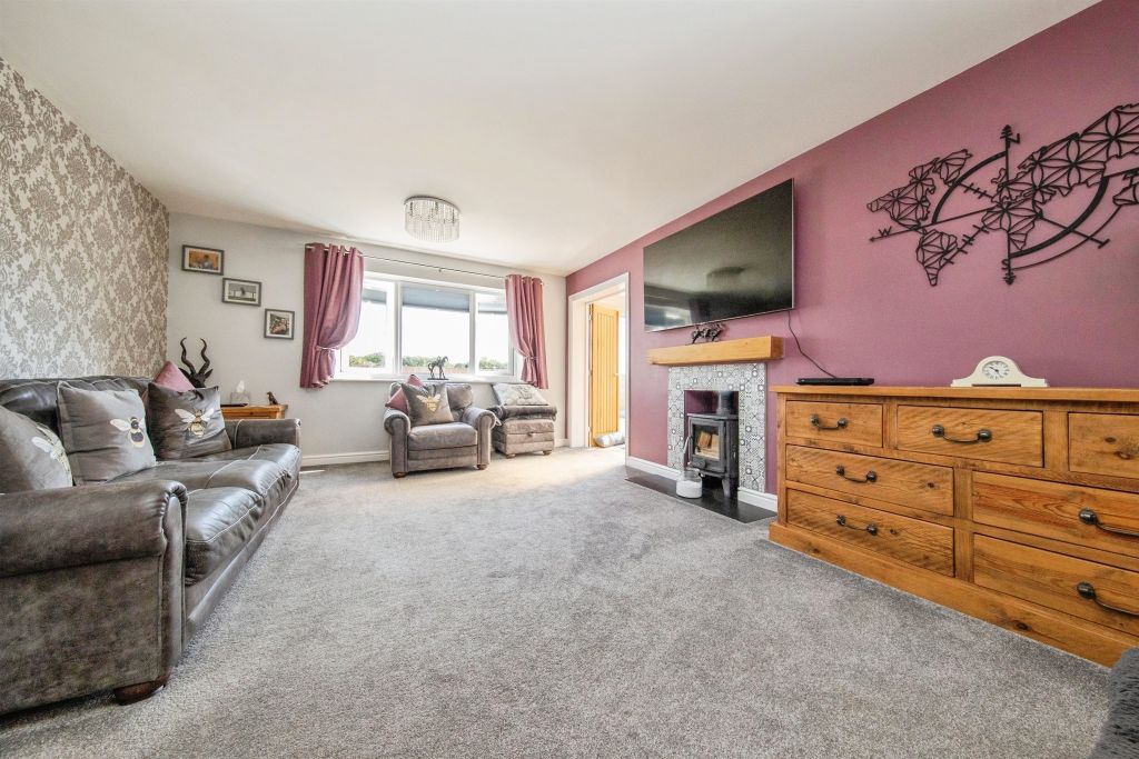 Property photo 2 of 33