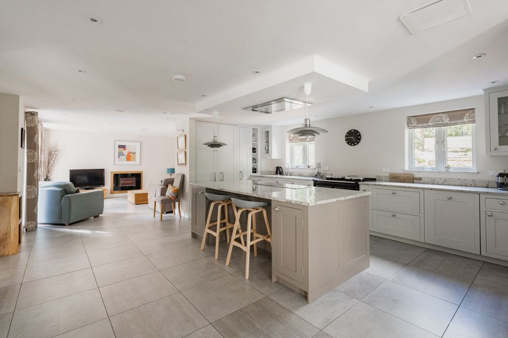 Property photo 2 of 25 Picture No. 63