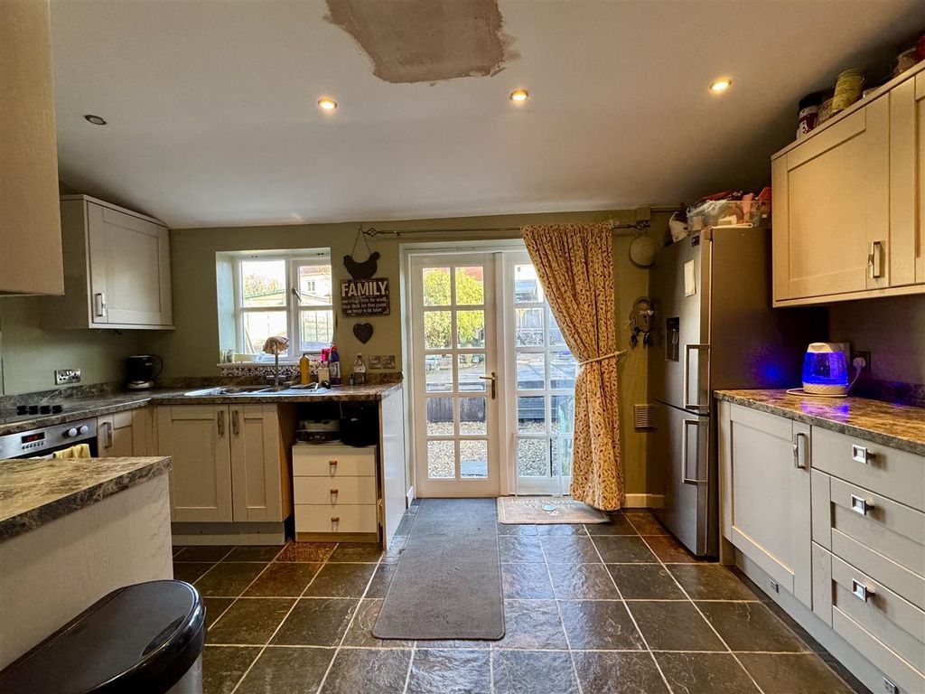 Property photo 2 of 26 Kitchen