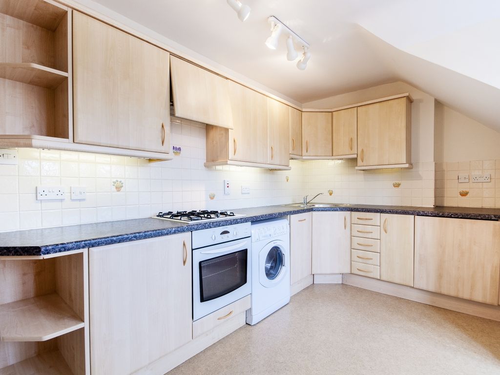 Property photo 3 of 9 Kitchen2