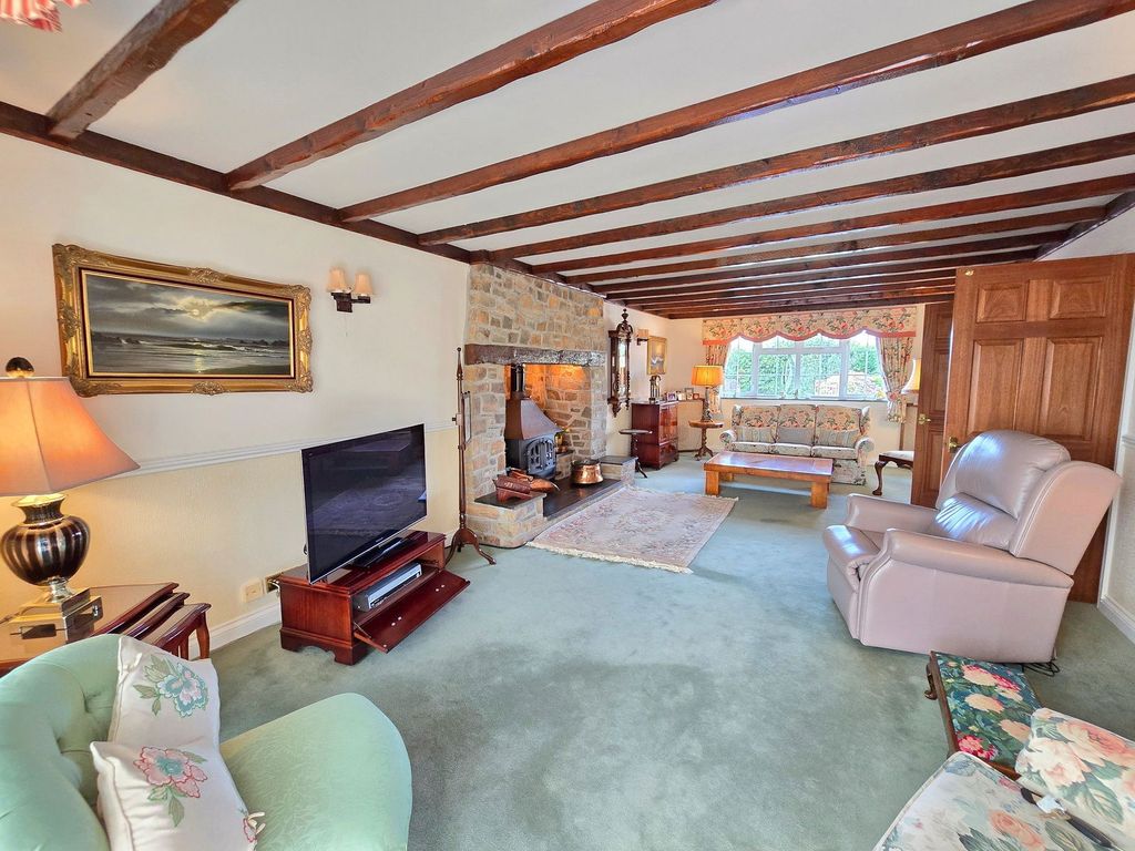 Property photo 2 of 32