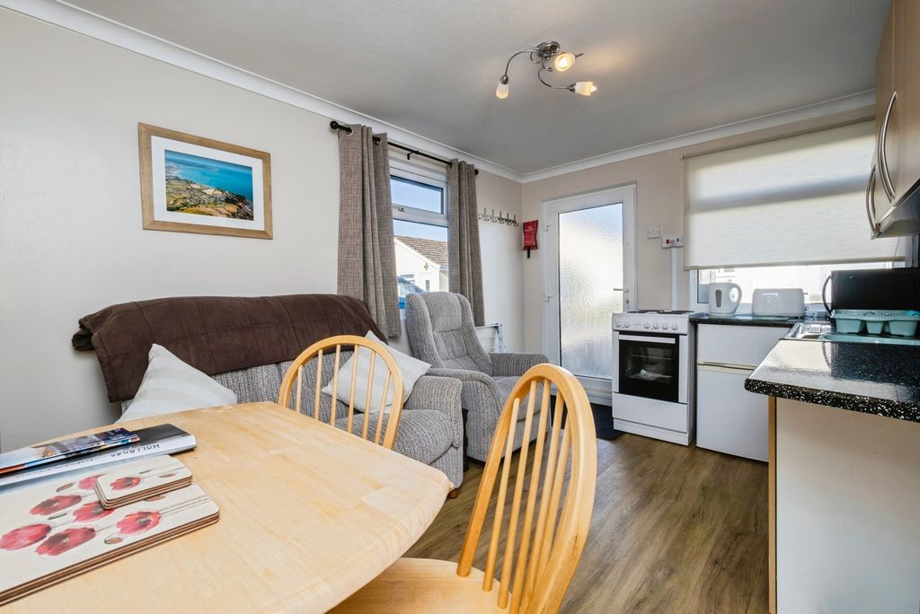 Property photo 3 of 16 Photo