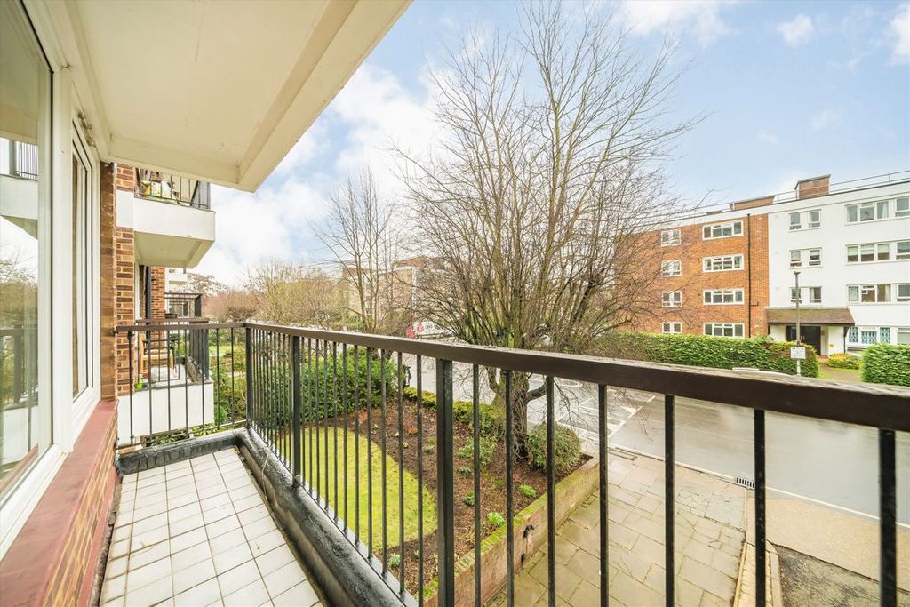 Property photo 2 of 9