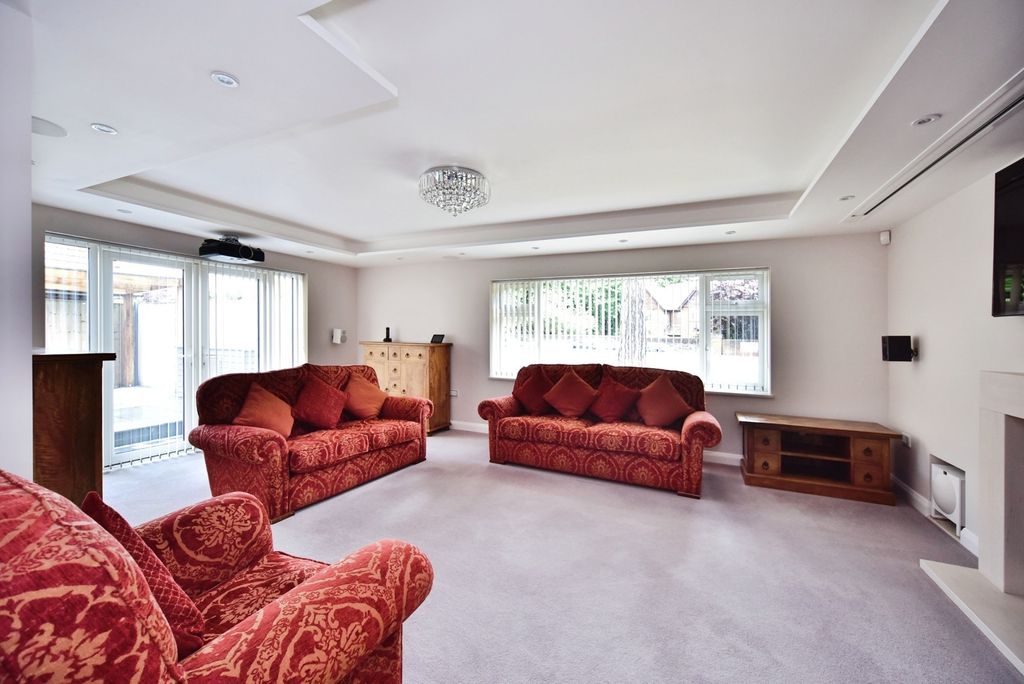 Property photo 3 of 23 Pbox-Img.Jpg