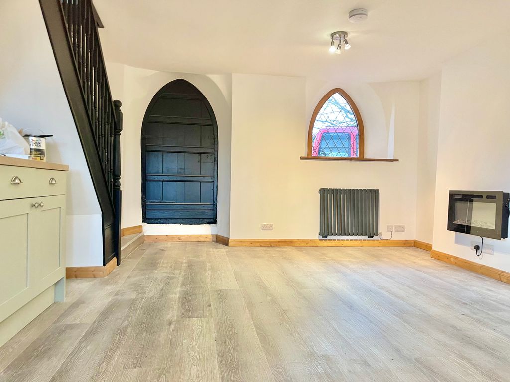 Property photo 2 of 6