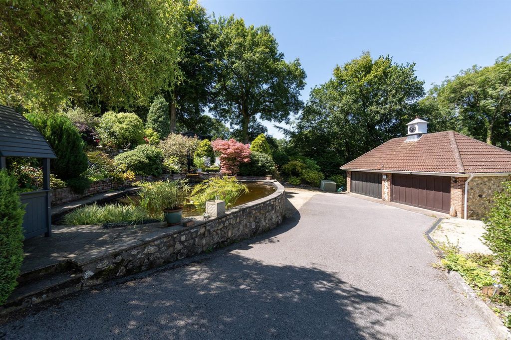 Property photo 3 of 40 Loughwood.29.Jpg