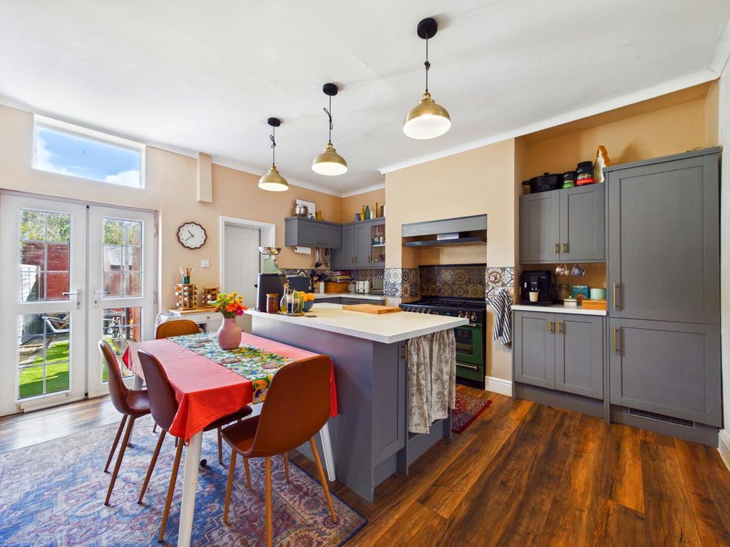 Property photo 2 of 14 Kitchen