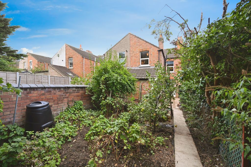 Property photo 2 of 21
