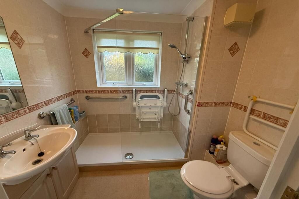 Property photo 2 of 5