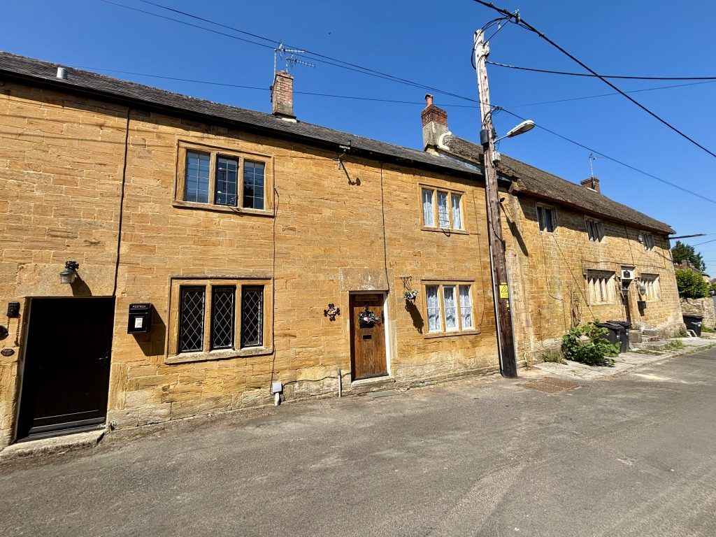 Property photo 1 of 12