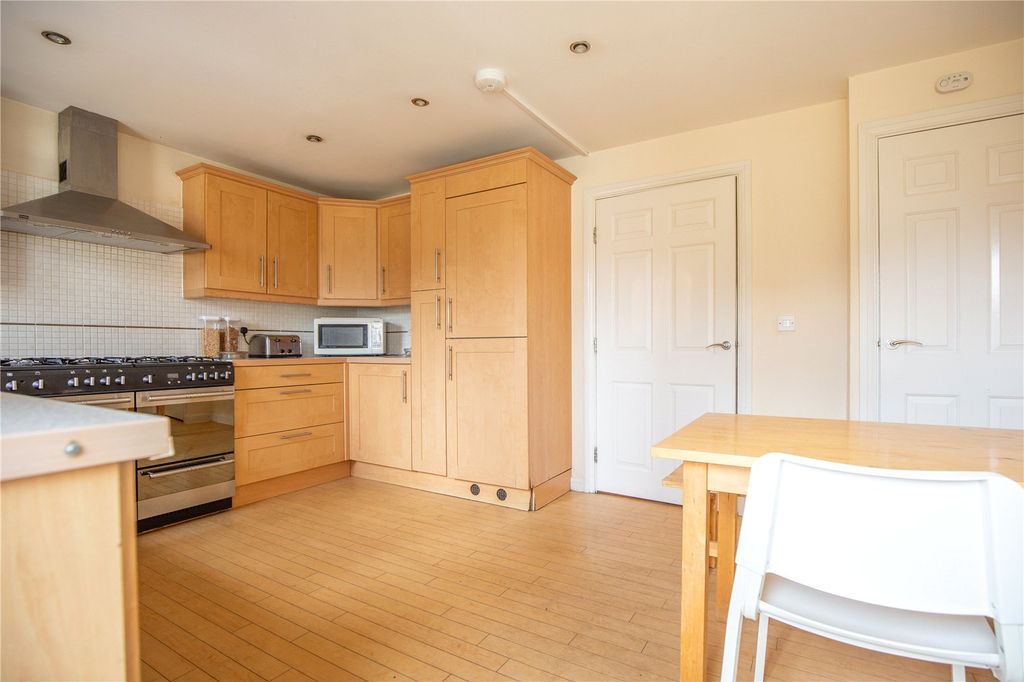 Property photo 2 of 27 Picture No. 09