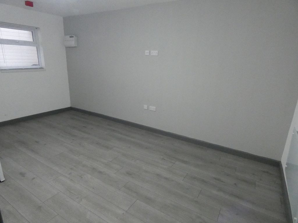 Property photo 2 of 7 Lounge