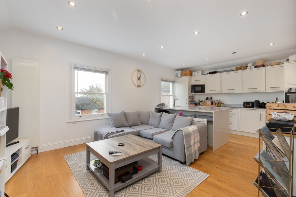 Property photo 2 of 8 Ridgway 8F4 - (02 Of