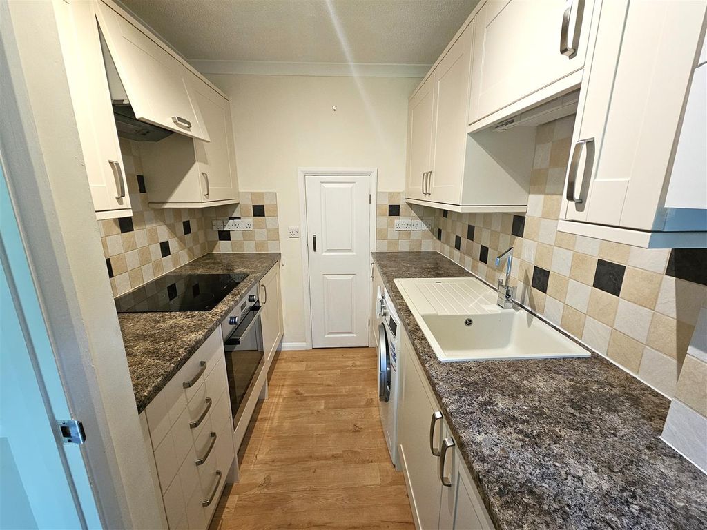 Property photo 3 of 8 Kitchen.Jpg