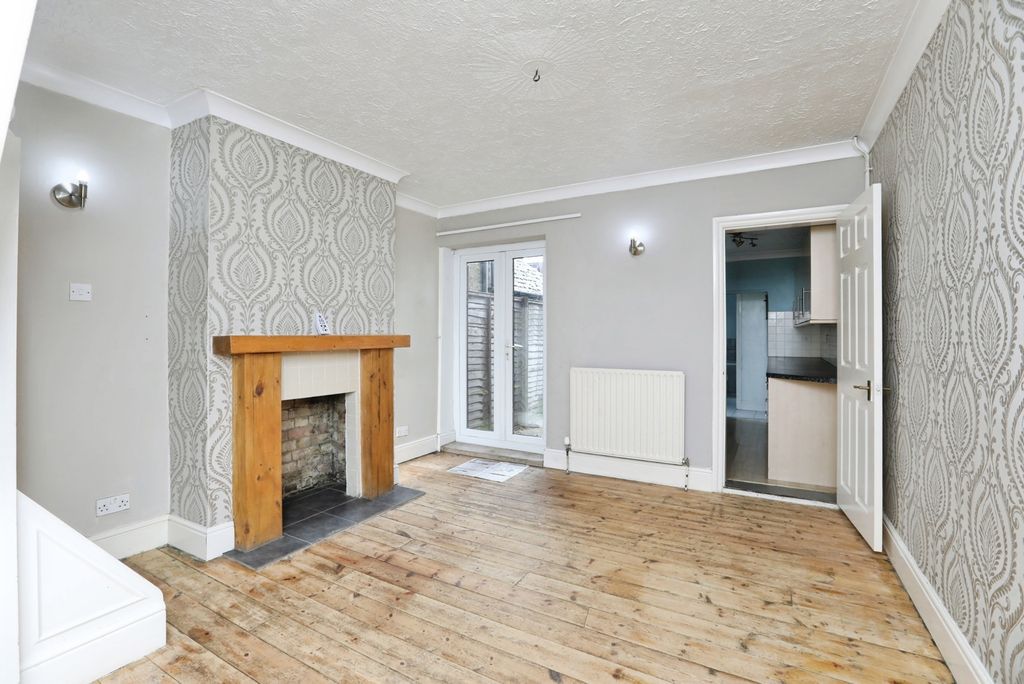 Property photo 3 of 20 Pbox-Img.Jpg